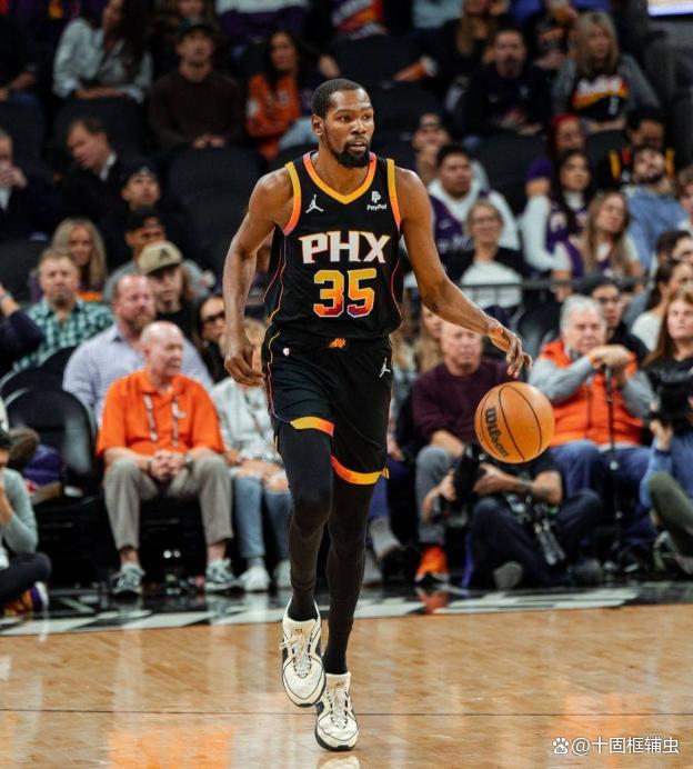 包含出色发挥引爆全场！，费德勒意外战胜巴黎圣日耳曼上演精彩一战的词条