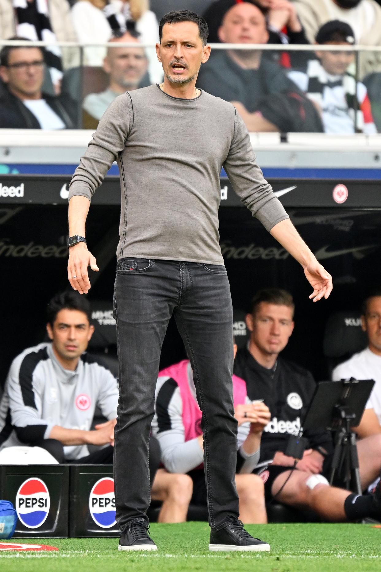 KAIYUN SPORTS-莱比锡训练开放日，集结日远射贴柱引欢呼，德国杯在即，年轻球员得到机会(弗莱堡与莱比锡的德国杯)