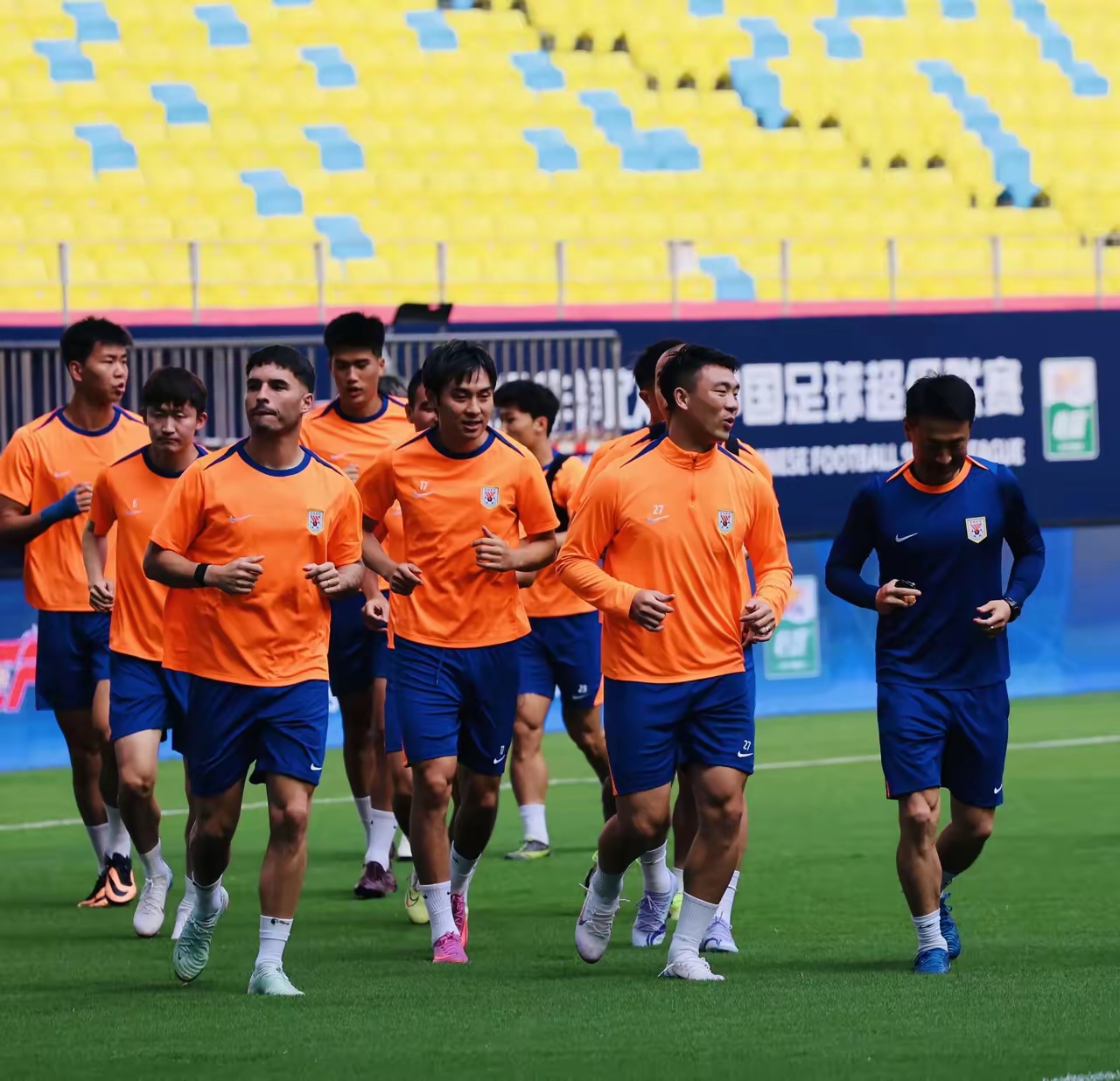 山东泰山清晨内部沟通，志在意大利杯名次提升，管理层满意，临场指挥获称赞(山东泰山99年的成绩)